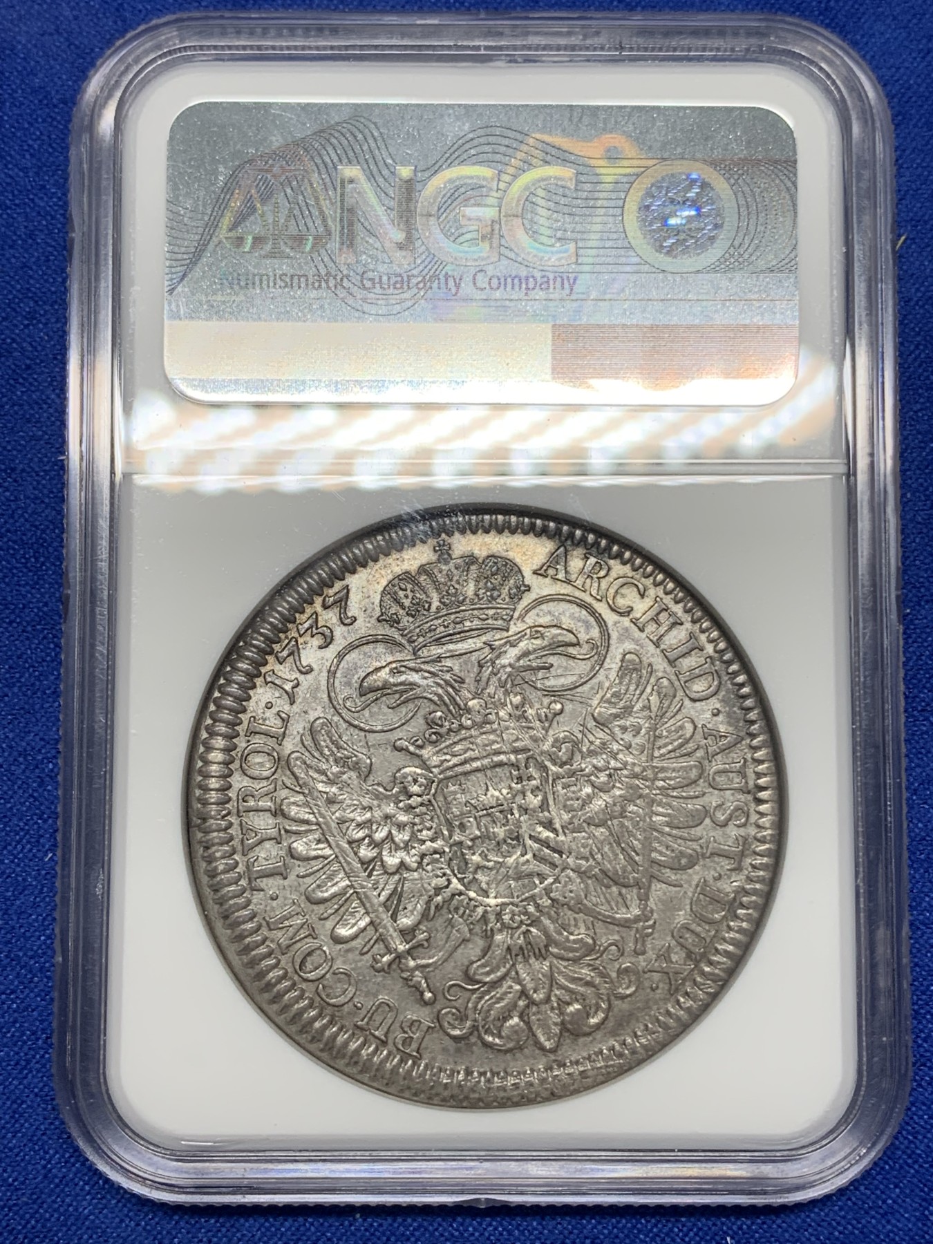 《竞宝斋》第196场-周日，周一 2场 (全场包邮) NGC-AUD 神圣罗马帝国 1737(2) 卡尔六世 1泰勒银币底板 原味包浆 状态不错