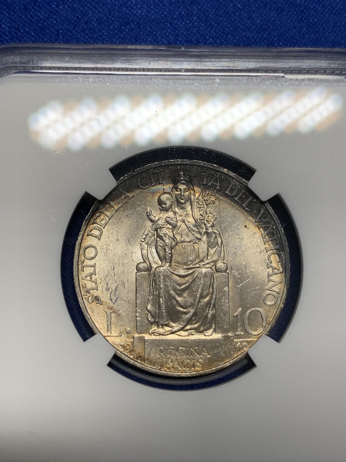 《竞宝斋》第196场-周日，周一 2场 (全场包邮) 2枚一组 NGC MS62 梵蒂冈1940年5、10里拉银币一对，月牙彩包浆，非常漂亮，十分难得