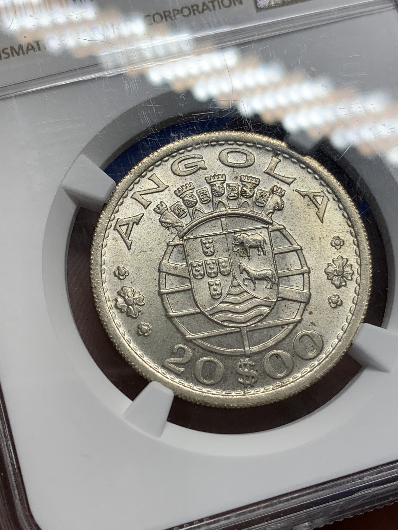 《竞宝斋》第196场-周日，周一 2场 (全场包邮) NGC-MS65 葡属安哥拉 1955年 20埃斯库多 银币 大象和马