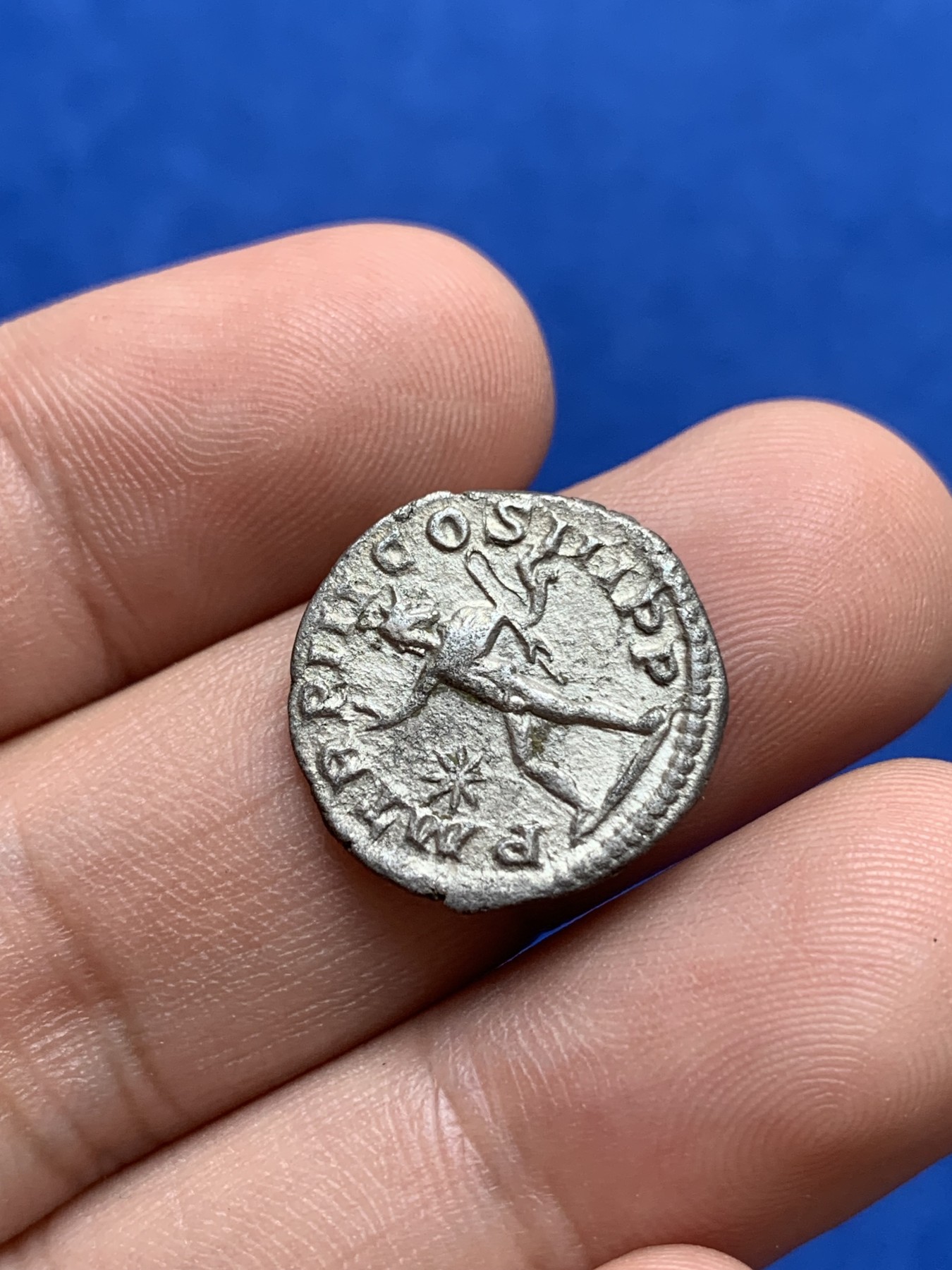 《竞宝斋》第196场-周日，周一 2场 (全场包邮) 公元218-222年 古罗马皇帝埃拉伽巴路斯银币 著名昏君 2.47g