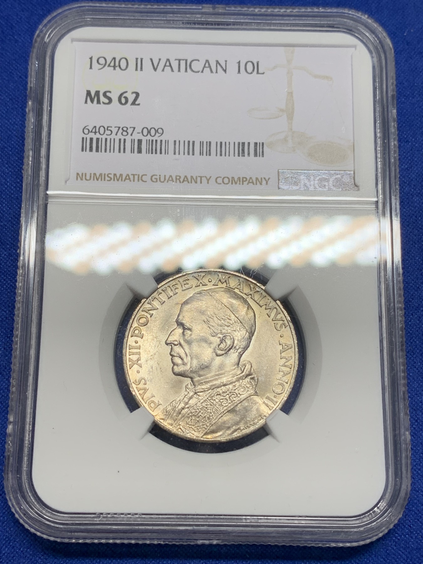 《竞宝斋》第196场-周日，周一 2场 (全场包邮) 2枚一组 NGC MS62 梵蒂冈1940年5、10里拉银币一对，月牙彩包浆，非常漂亮，十分难得