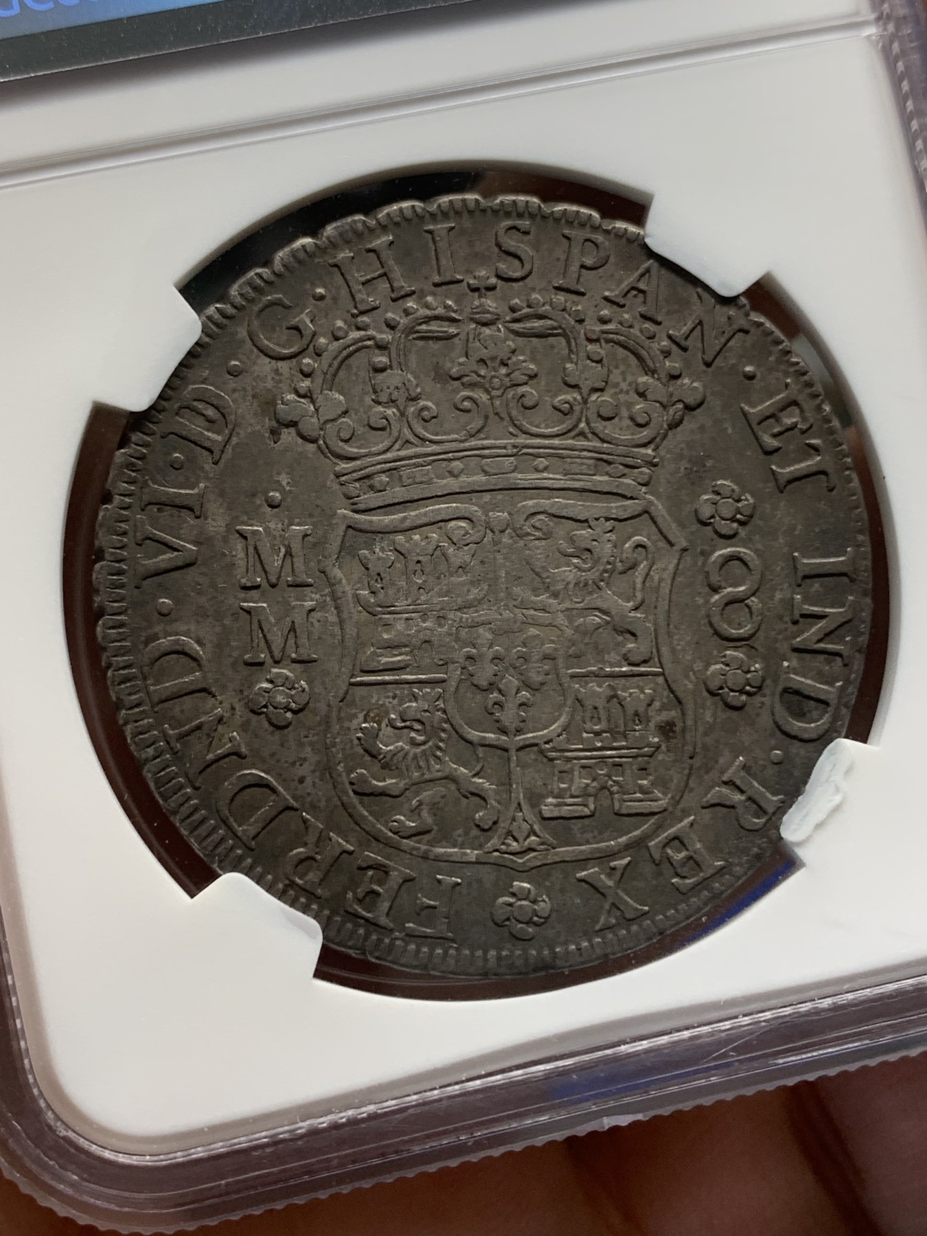 《竞宝斋》第196场-周日，周一 2场 (全场包邮) NGC-AU53 西属墨西哥1756年费六地球双柱银币 中期地球好品少见 全黑包浆的地球双柱更是少见！