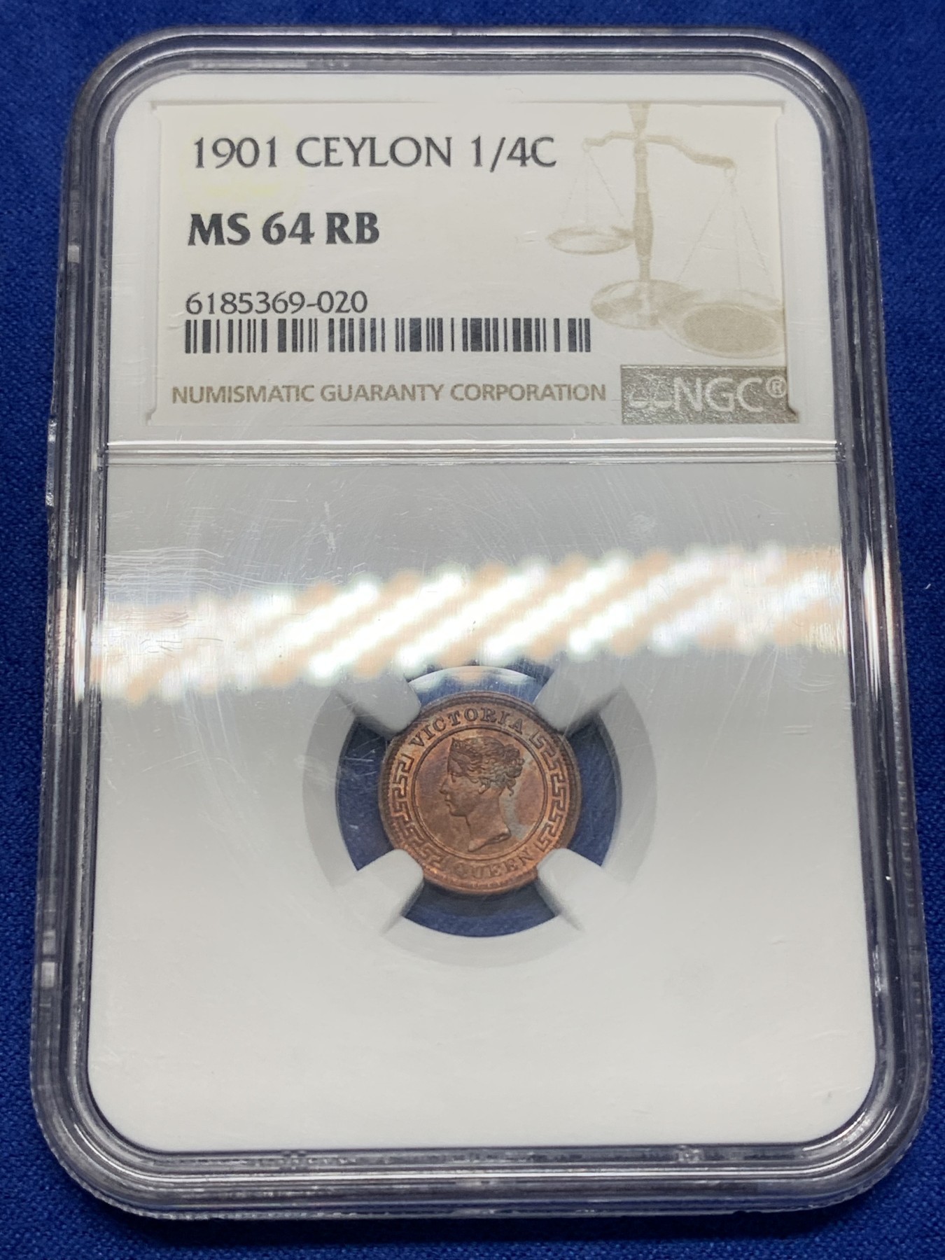 《竞宝斋》第196场-周日，周一 2场 (全场包邮) NGC-MS64RB 季军分 英属锡兰小维1/4分铜币，RB铜光靓丽，年轻女王头像，发丝细节完美。更高分仅3枚。