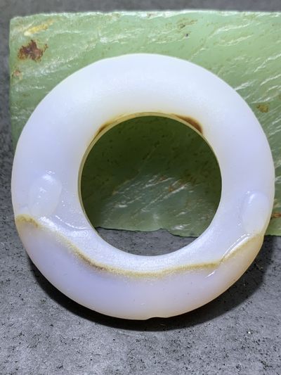 精美亚光高玉化俏色海洋玉髓手工雕刻一心向佛公主环挂件一个！ - 精美亚光高玉化俏色海洋玉髓手工雕刻一心向佛公主环挂件一个！