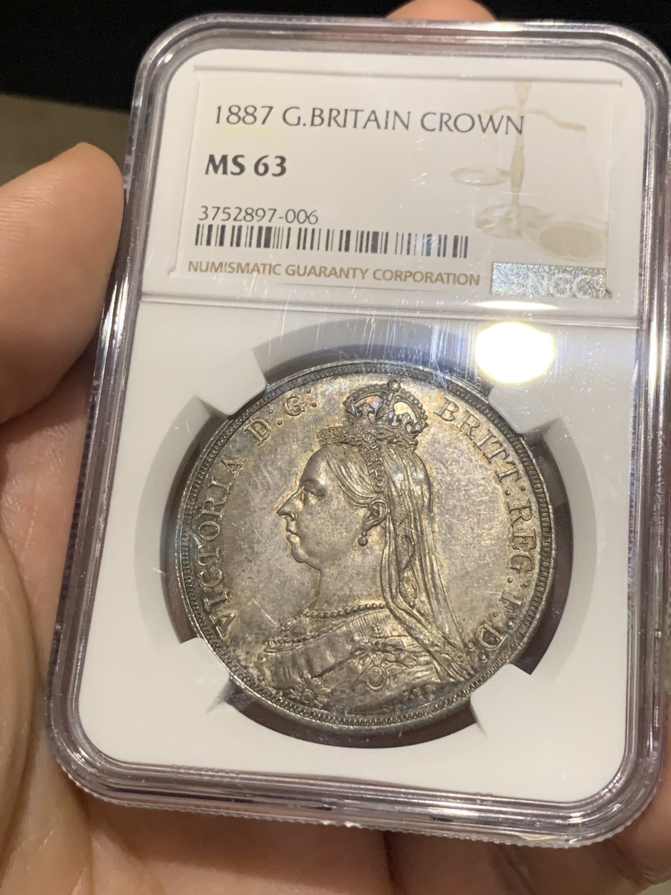 《竞宝斋》第196场-周日，周一 2场 (全场包邮) NGC-MS63 英国 1887年 维多利亚高冠马剑1克朗 好品可藏 底板光洁 包浆均匀 难得