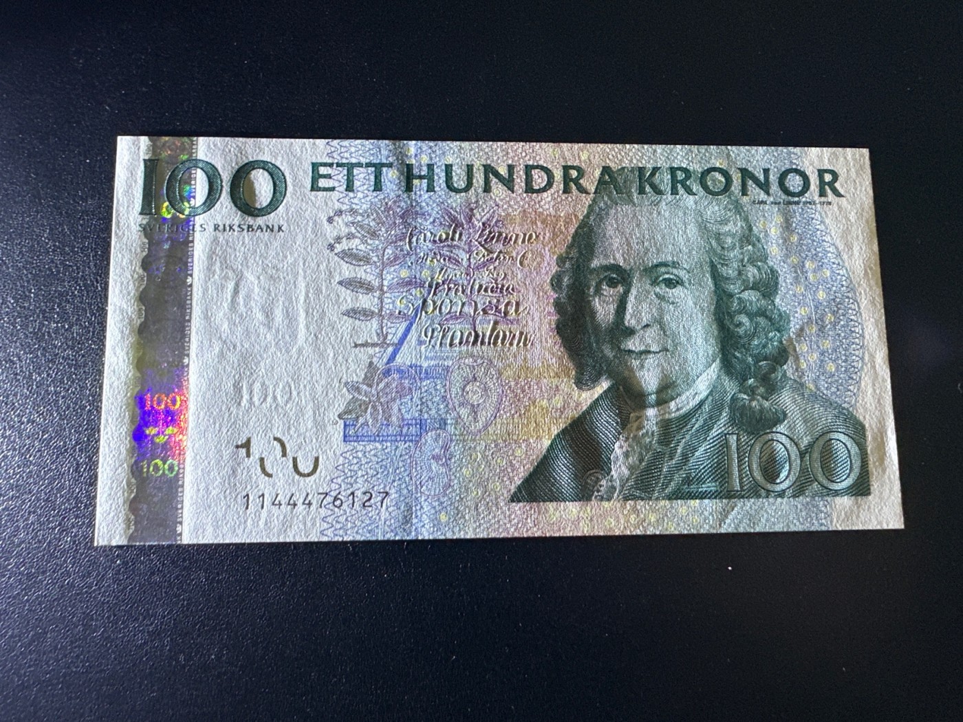 《外钞收藏家》第二百九十七期（连拍第二场）（欧洲五国专场） 瑞典2001年100克朗再版 全新UNC