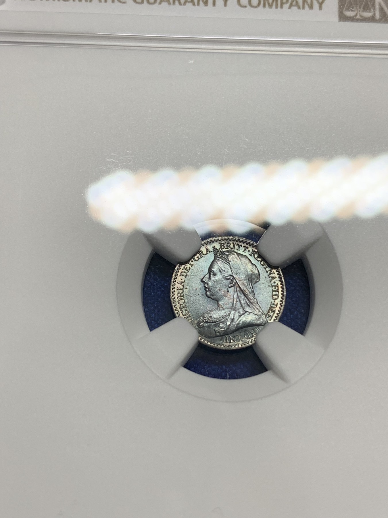 《竞宝斋》第196场-周日，周一 2场 (全场包邮) 4枚一组 NGC 92-66 英国1899年维多利亚濯足币1-4便士套币 原盒套拆 统一蓝紫包浆