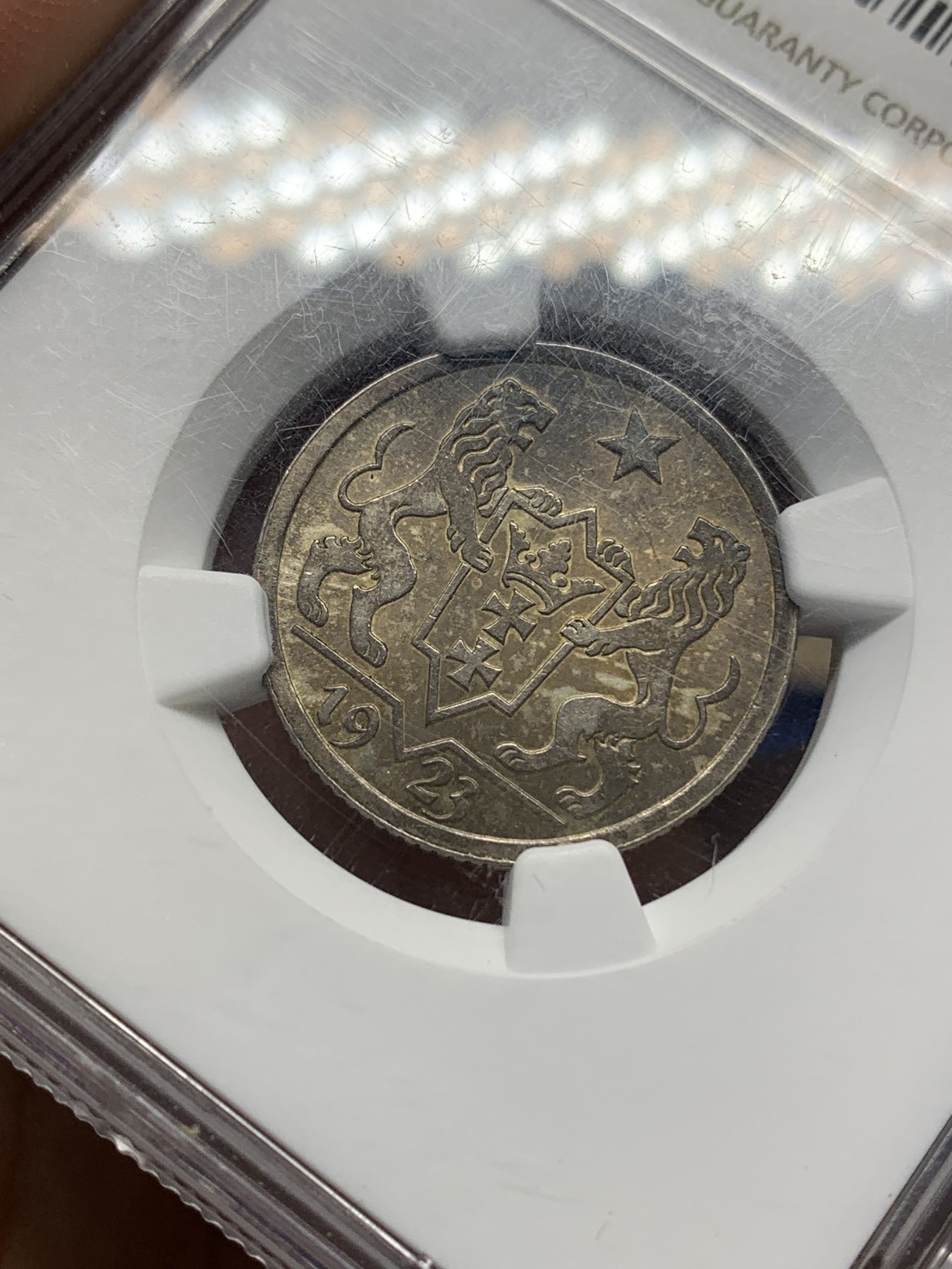 《竞宝斋》第196场-周日，周一 2场 (全场包邮) NGC MS62 旦泽1923年1盾银币，泛金包浆，很漂亮