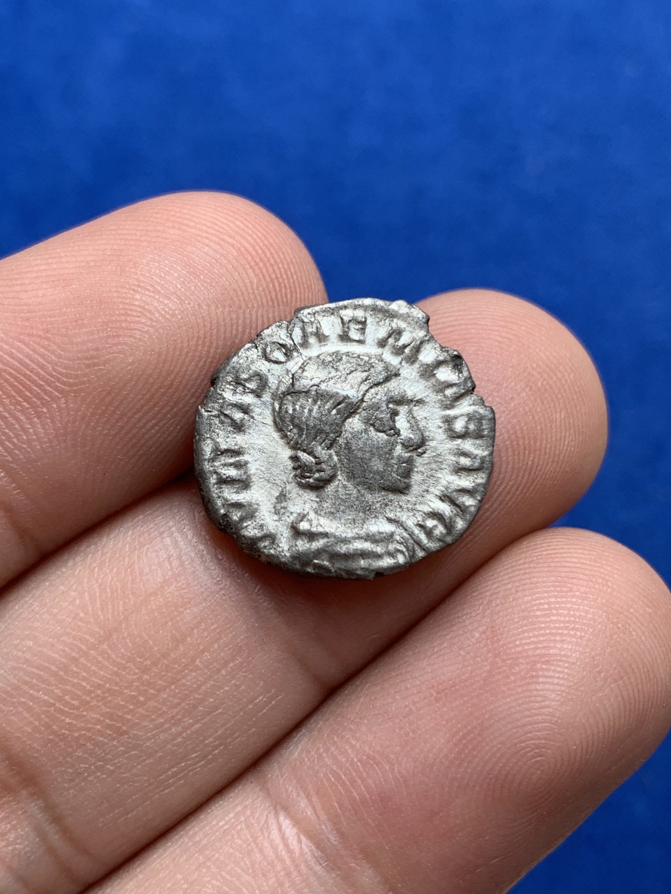 《竞宝斋》第196场-周日，周一 2场 (全场包邮) 公元218-222年 古罗马皇太后索艾米亚斯银币 昏君埃拉伽巴路斯的母亲 2.85g