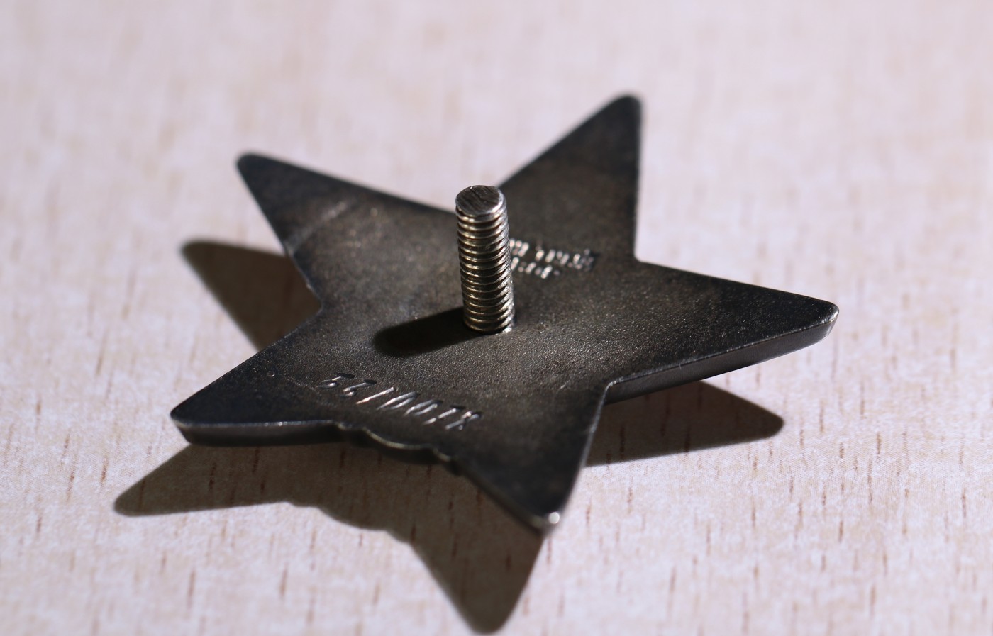 大猫徽章拍卖232期 苏联双红星红旗套 档案齐全 台阶红星有修复