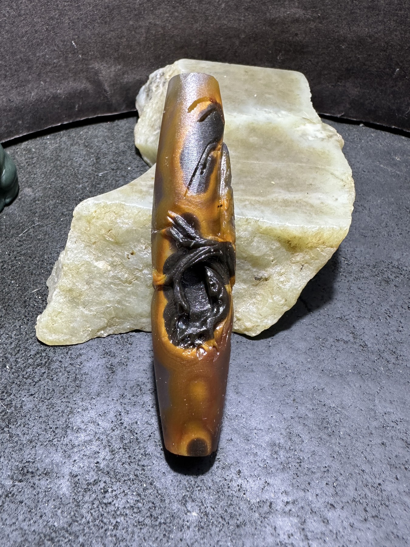 精美亚光高玉化巴西玛瑙手工俏色巧雕雄鹰吊坠（把件）一个！