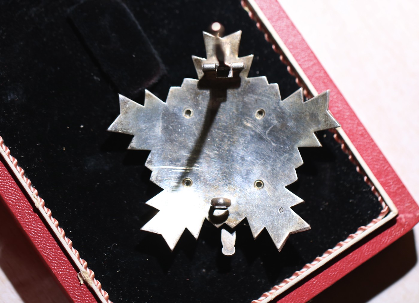 大猫徽章拍卖232期 南斯拉夫三级人民军勋章 原盒原证 好品