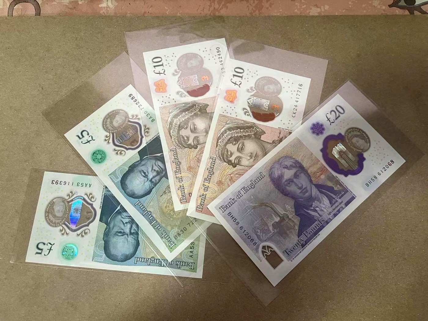 【Blue Auction】✨世界纸币精拍第370期——莫总专场XXIX 【一组5张】英国 5-10-20镑 塑料钞一组 全新UNC