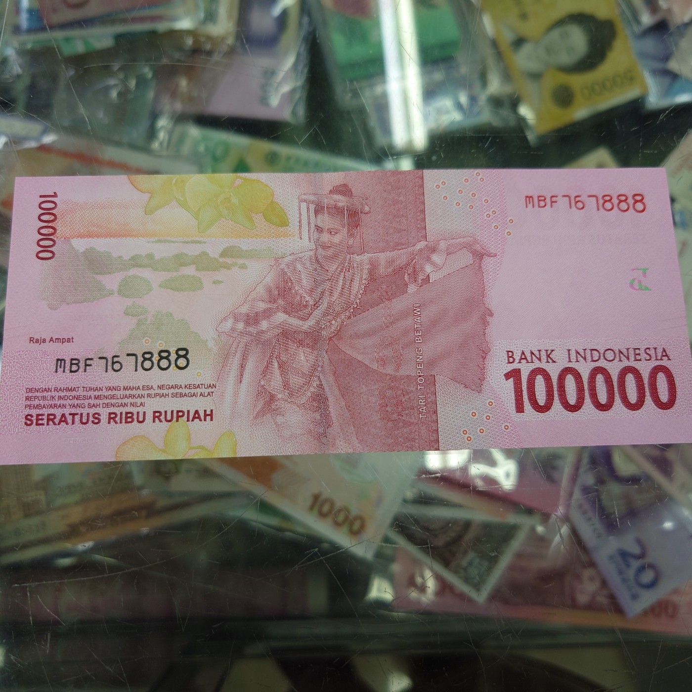 【世界钱币】精选微拍第68期暨2023年第十五期 各类豹子狮子老虎号超低价起拍【早出价很可能最终就得了】 2016年印度尼西亚10万卢比 无4豹子号767888 全新绝品