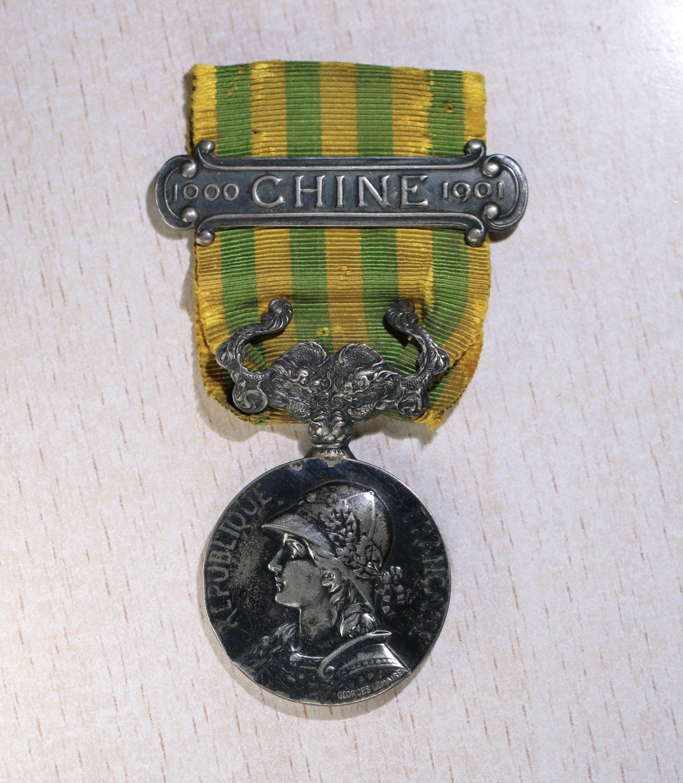 大猫徽章拍卖232期 勿忘国耻 1900庚子事变 法国纪念章 