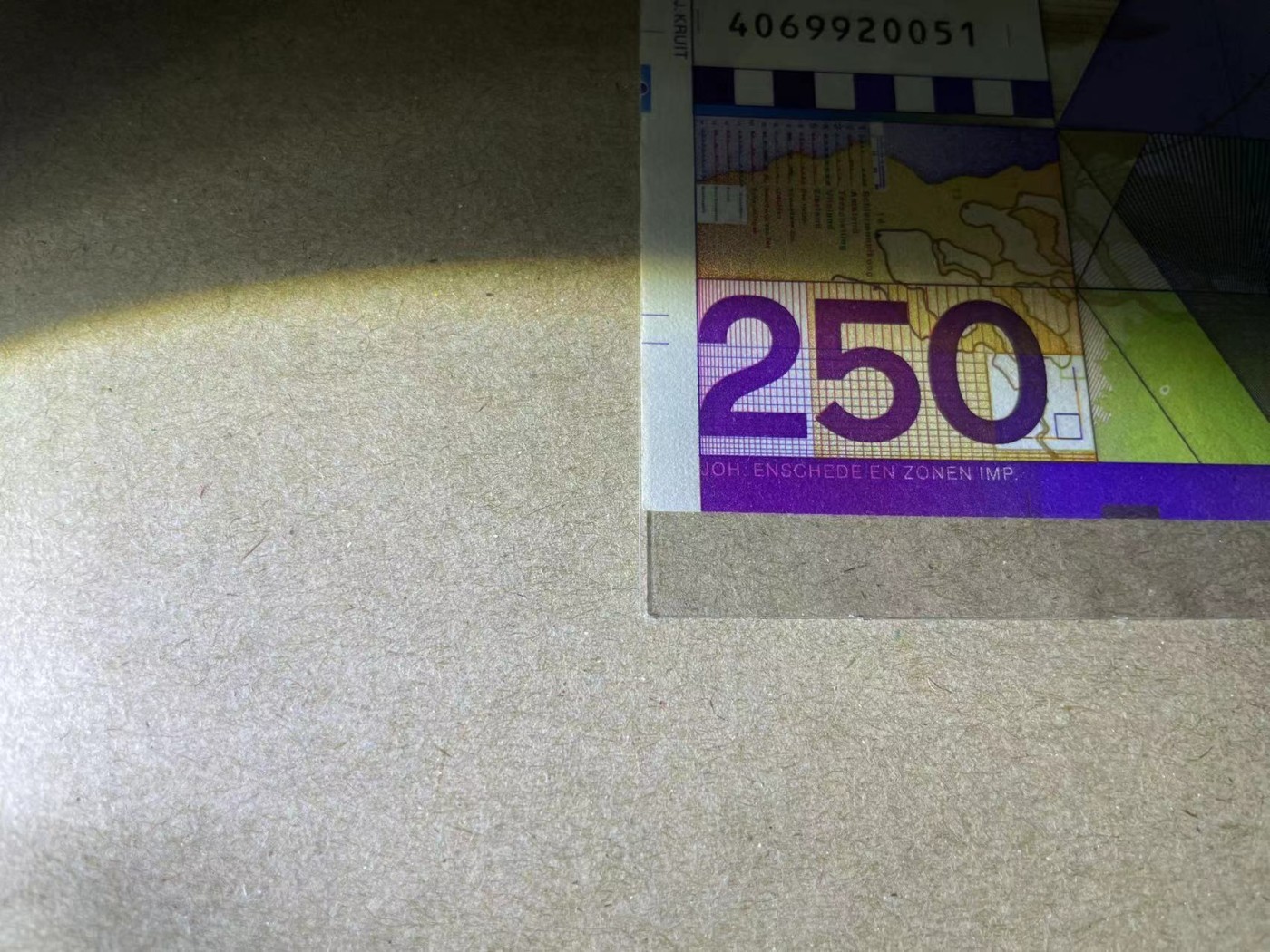 【Blue Auction】✨世界纸币精拍第370期——莫总专场XXIX 荷兰 1985年250盾  经典灯塔 UNC- （有个极小裂口、签名处轻微污渍、角有点圆）