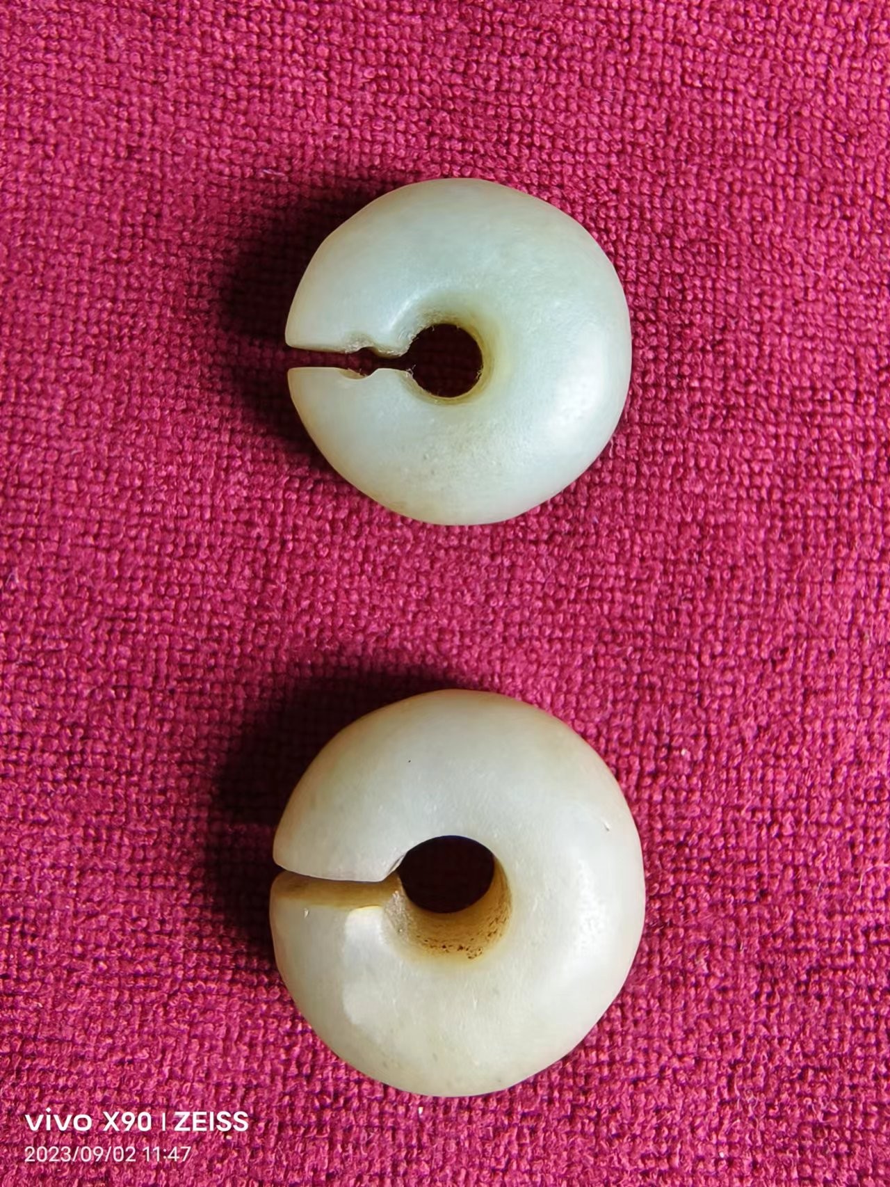 红山文化时期玉珏一对