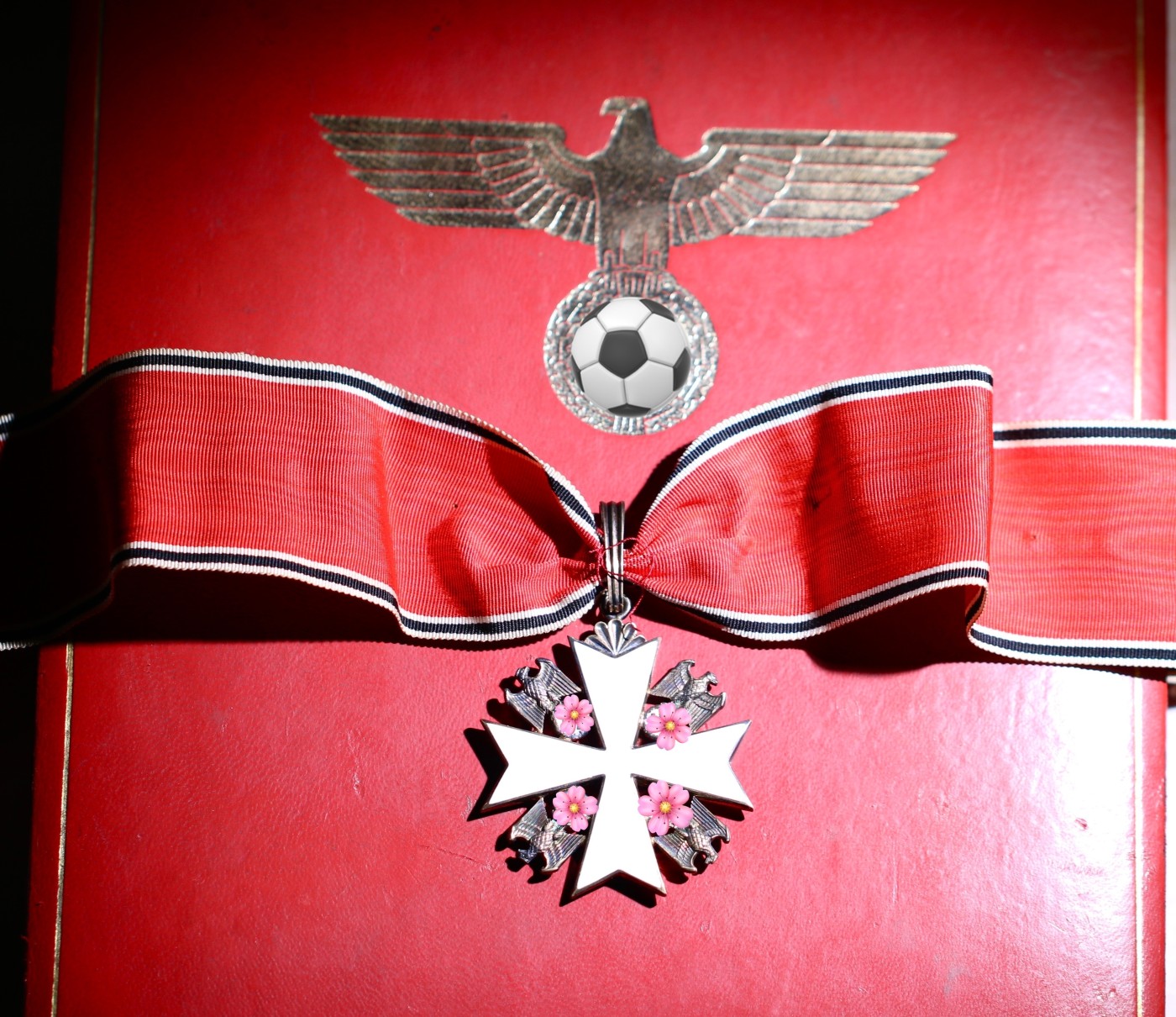 大猫徽章拍卖232期 珍爱和平 德意志雄鹰勋章 大盒型 全品 