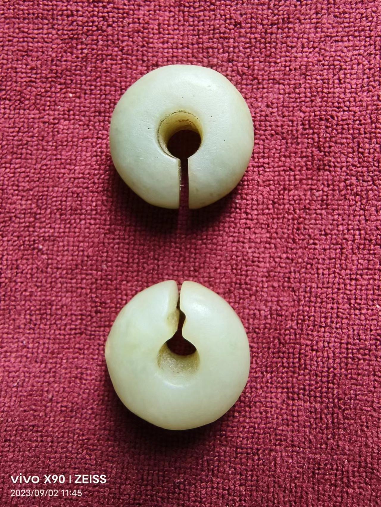 红山文化时期玉珏一对