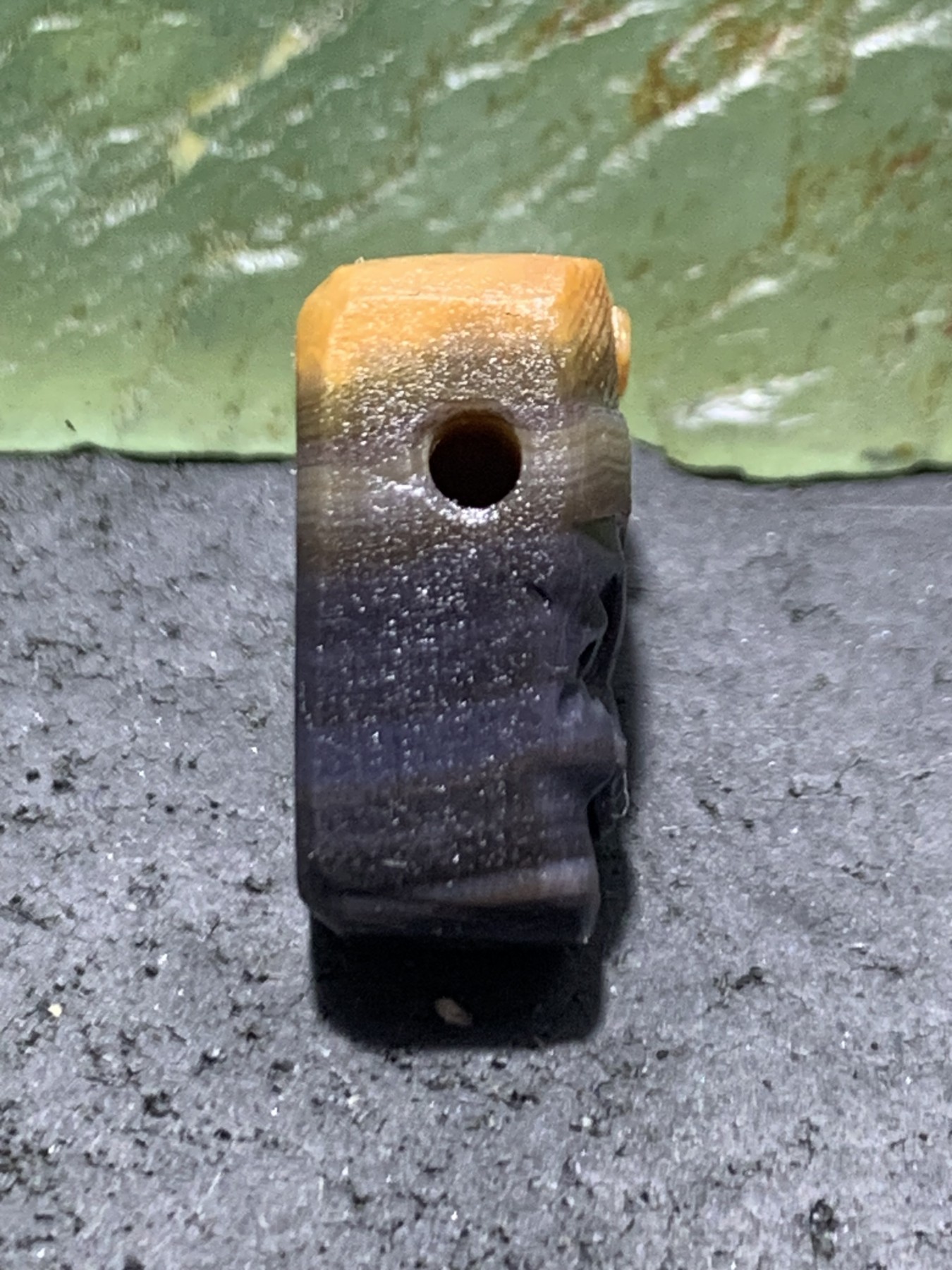 精美亚光战国红玛瑙手工俏色巧雕小财主一体佛头三通一个，