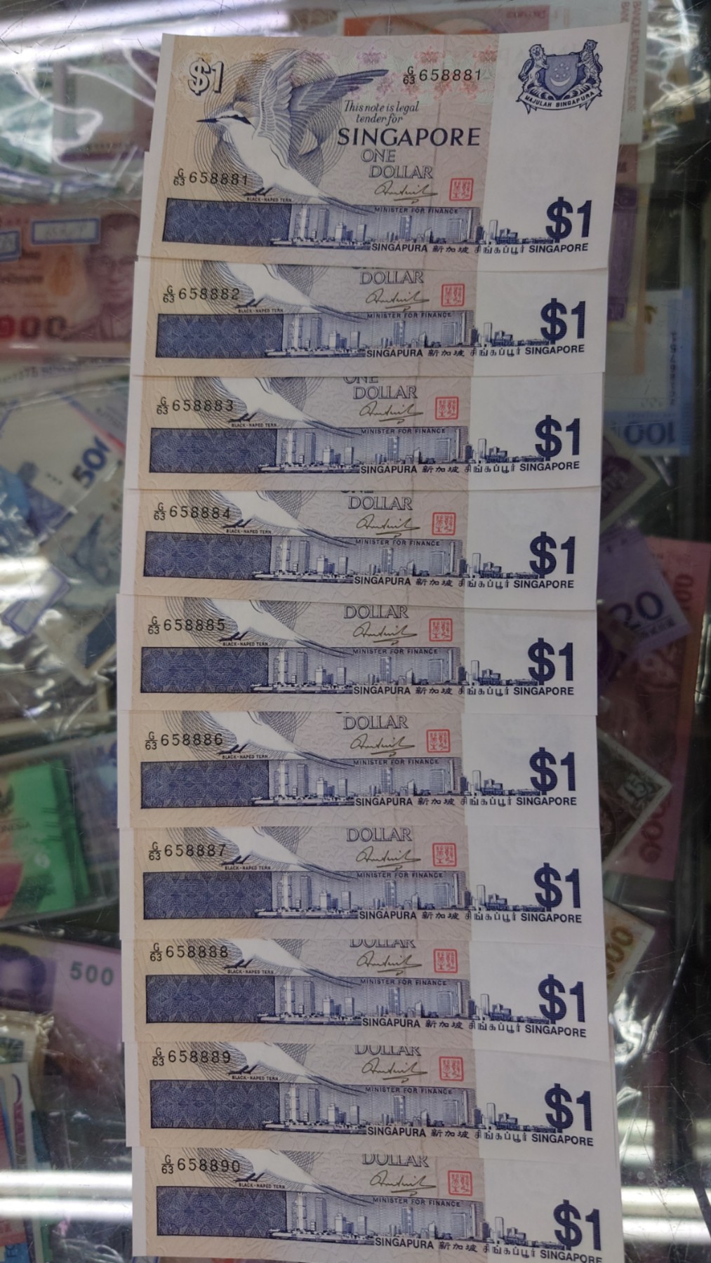 【世界钱币】精选微拍第68期暨2023年第十五期 各类豹子狮子老虎号超低价起拍【早出价很可能最终就得了】 新加坡鸟版1元 全新绝品标准十连全程无47 带狮子号8888