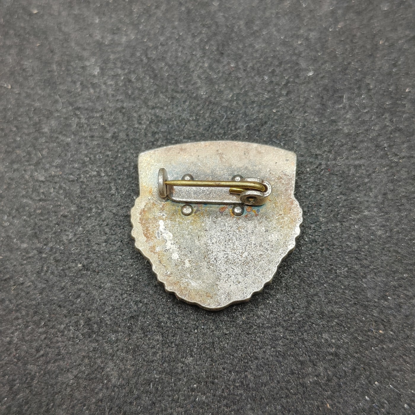 全场0元起拍 第91期 咸鱼国勋章拍卖专场 9月17日（周日）下午6：00开始 东德gst 特级摩托车驾驶技能章