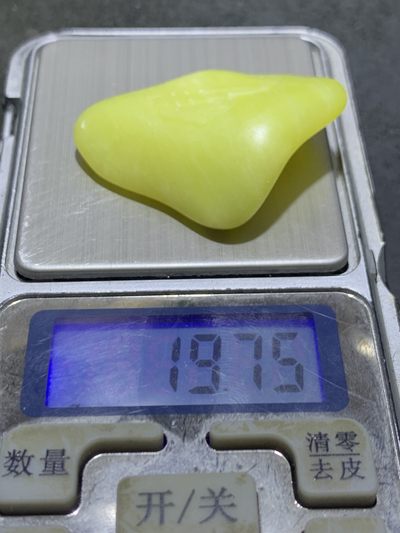 精美岫玉手工雕刻佛字吊坠（把件）一个 精美岫玉手工雕刻佛字吊坠（把件）一个