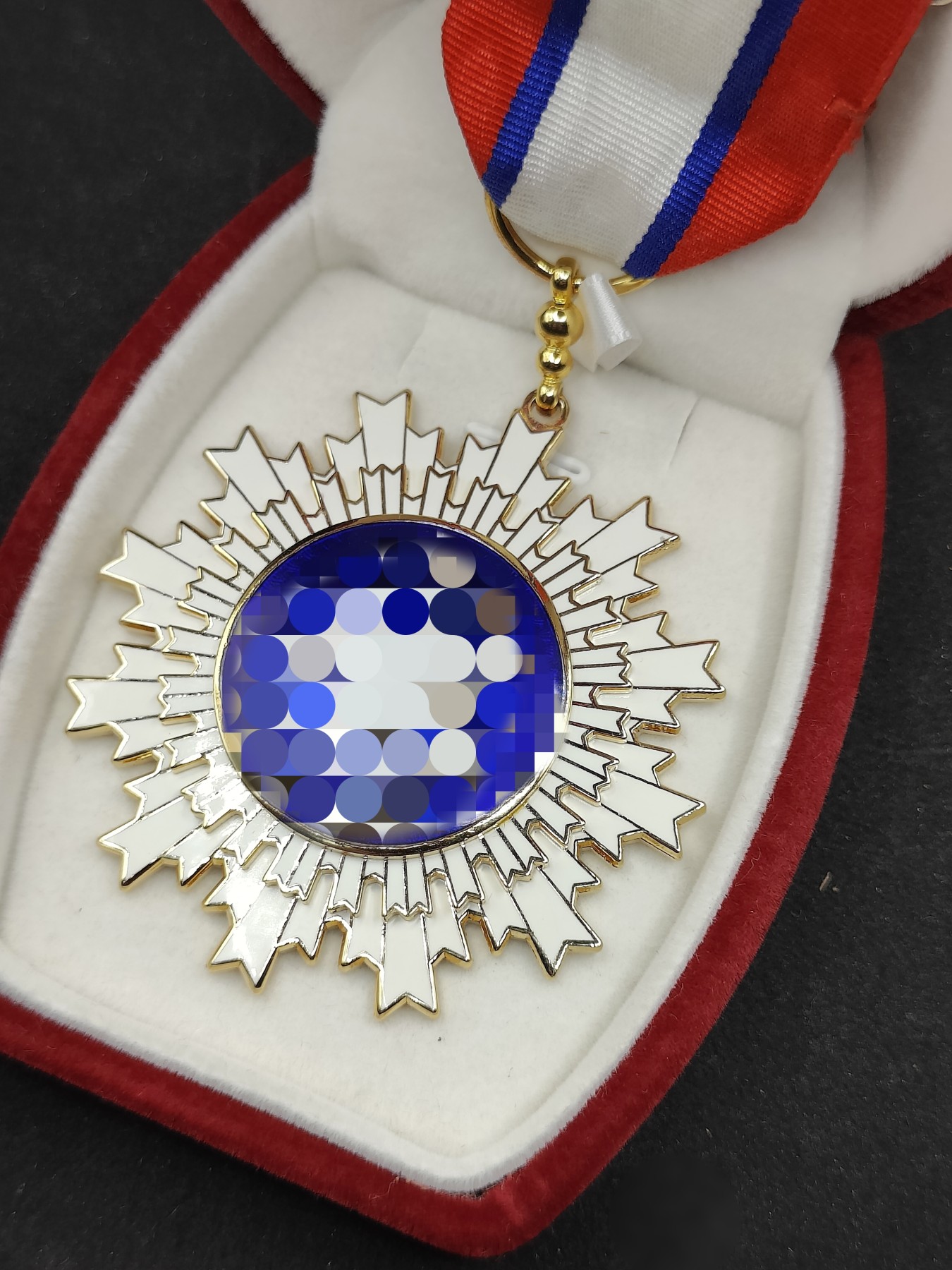 全场0元起拍 第91期 咸鱼国勋章拍卖专场 9月17日（周日）下午6：00开始 勿忘九一8 复制品 q天白r勋章 特一等 鸡爪纹珐琅 挂环带925银标