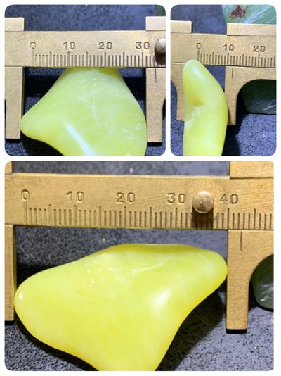 精美岫玉手工雕刻佛字吊坠（把件）一个 精美岫玉手工雕刻佛字吊坠（把件）一个