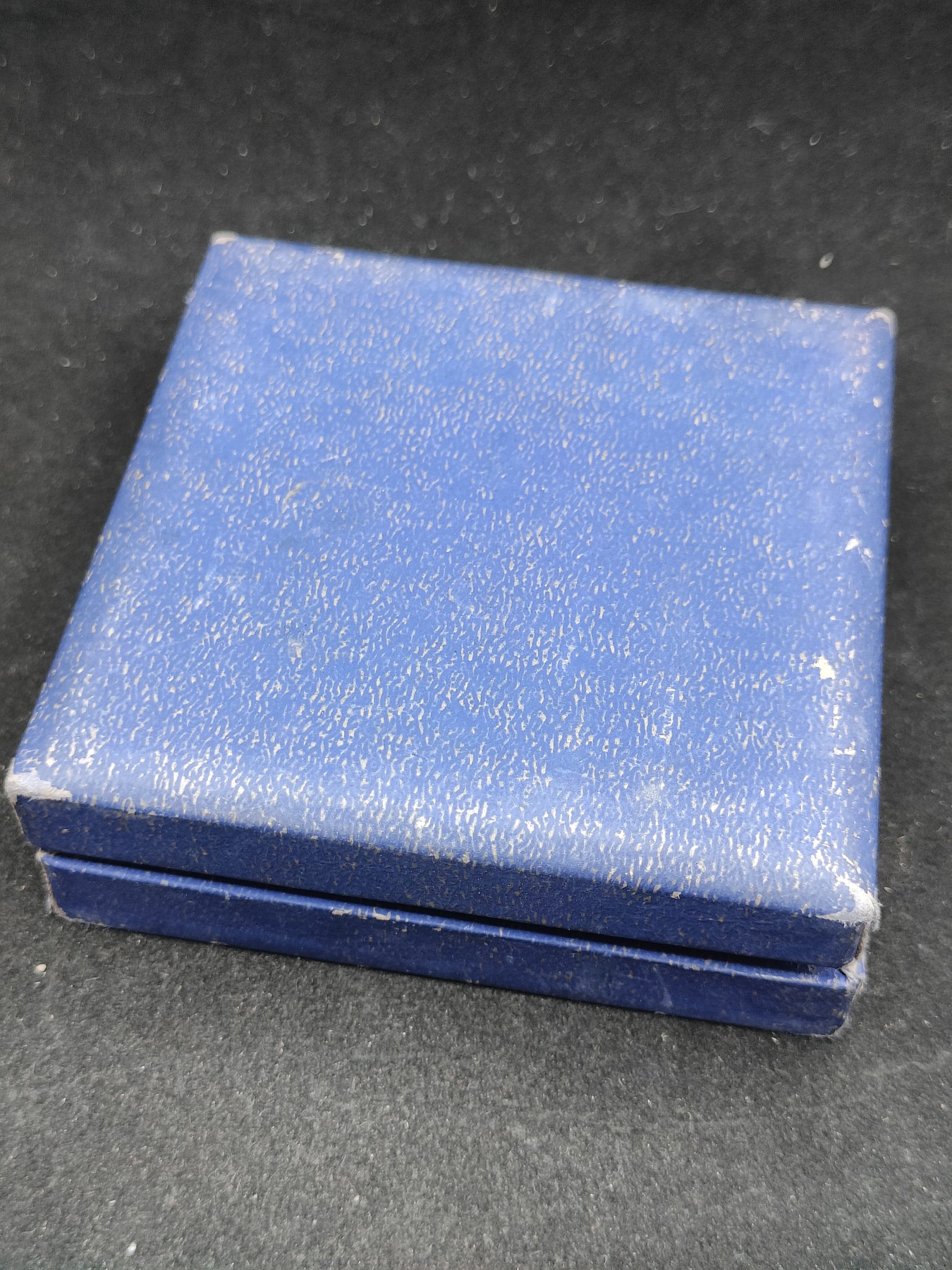 全场0元起拍 第91期 咸鱼国勋章拍卖专场 9月17日（周日）下午6：00开始 东德 文化协会纪念章 带盒