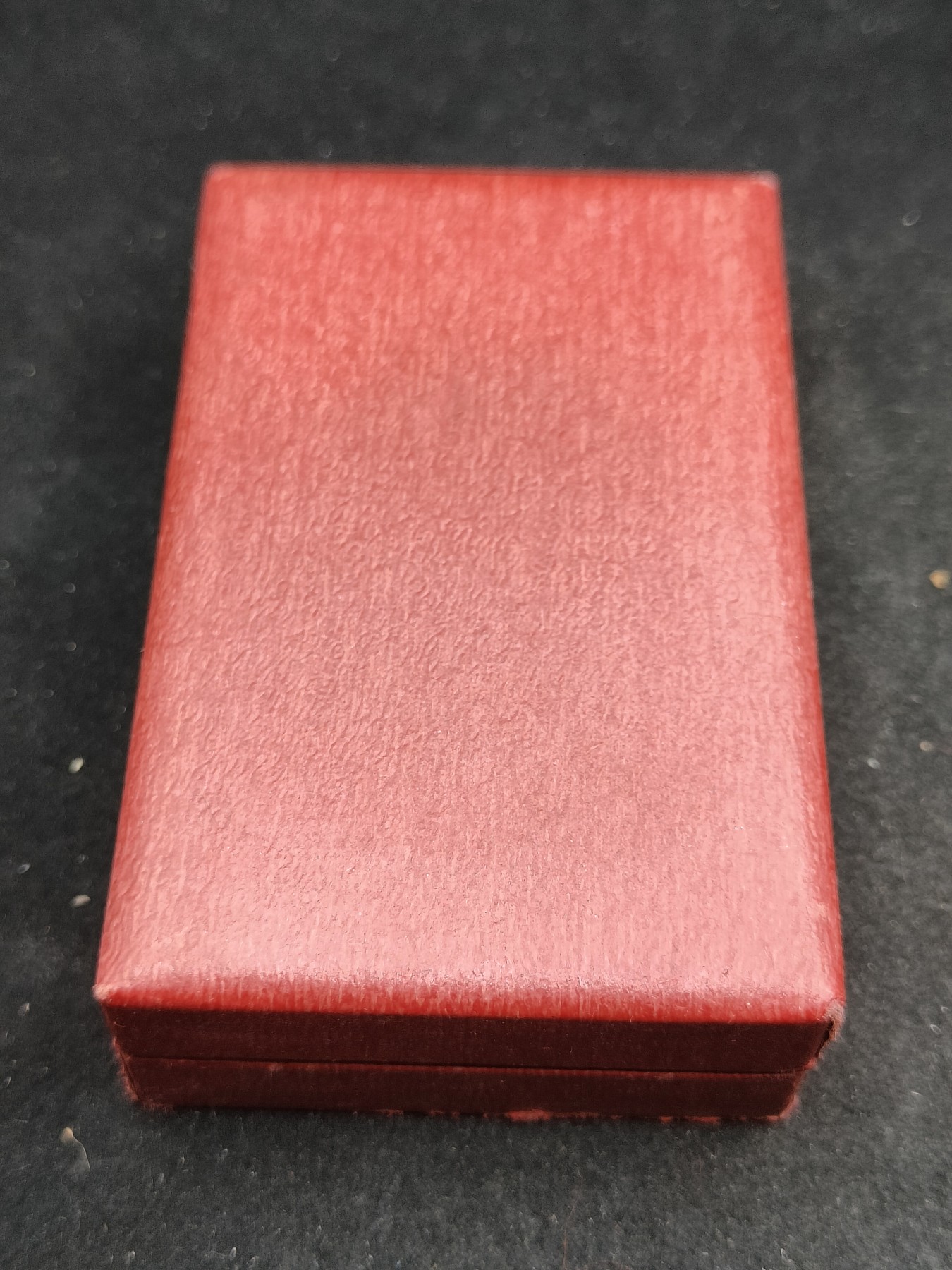 全场0元起拍 第91期 咸鱼国勋章拍卖专场 9月17日（周日）下午6：00开始 东德 德意志民主共和国功绩奖章 带实体略带盒