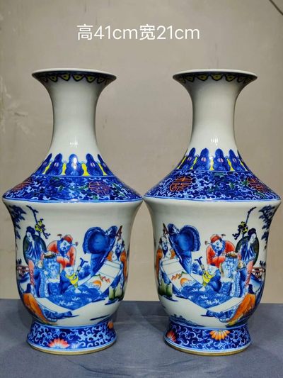 美品·款识“大清咸丰年制”精工细作满工青花粉彩八仙纹赏瓶一对。 - 美品·款识“大清咸丰年制”精工细作满工青花粉彩八仙纹赏瓶一对。