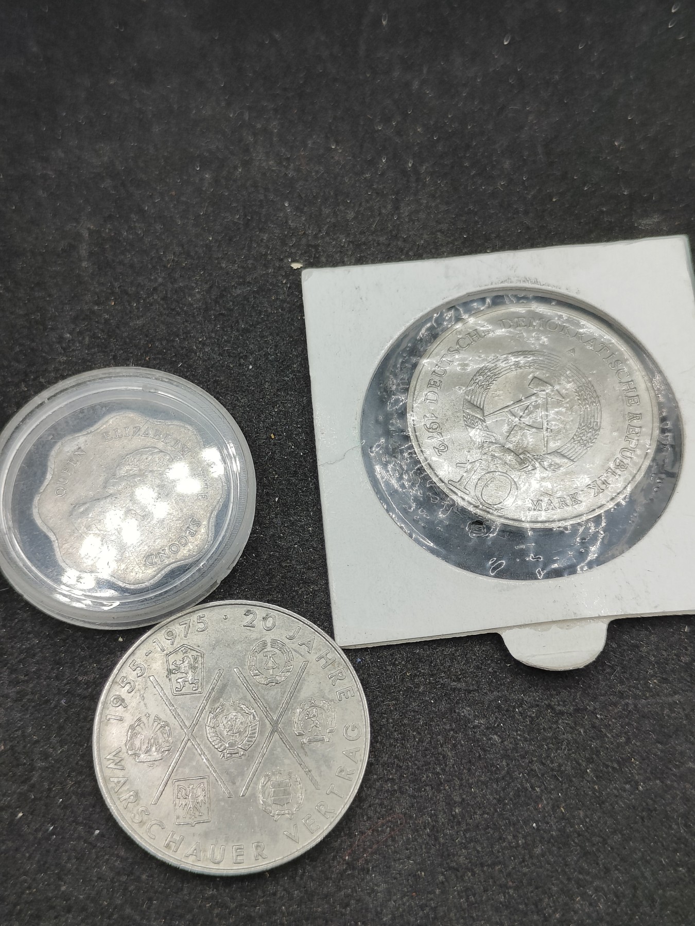 全场0元起拍 第91期 咸鱼国勋章拍卖专场 9月17日（周日）下午6：00开始 东德 纪念币三个