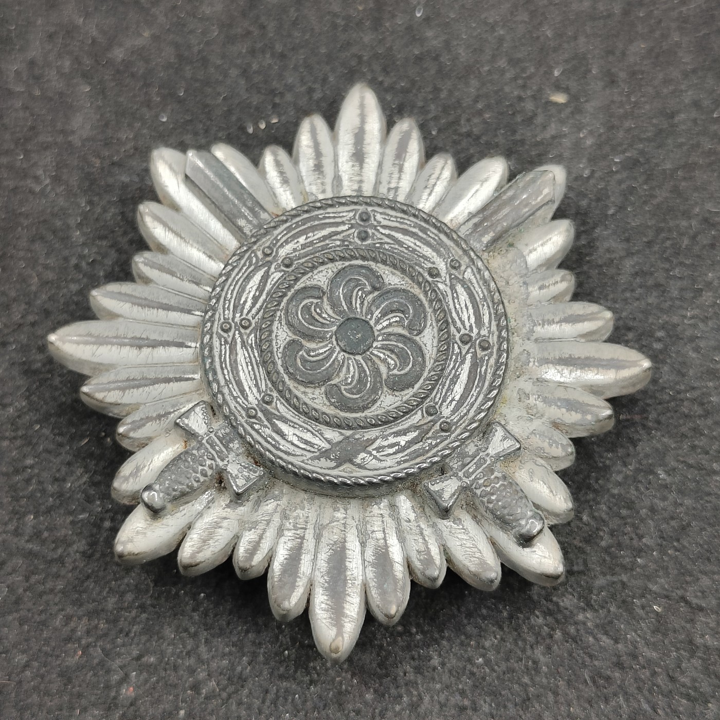 全场0元起拍 第91期 咸鱼国勋章拍卖专场 9月17日（周日）下午6：00开始 德国57版 带剑东方人民勋章 颁发给伪俄武装人员 德国军官