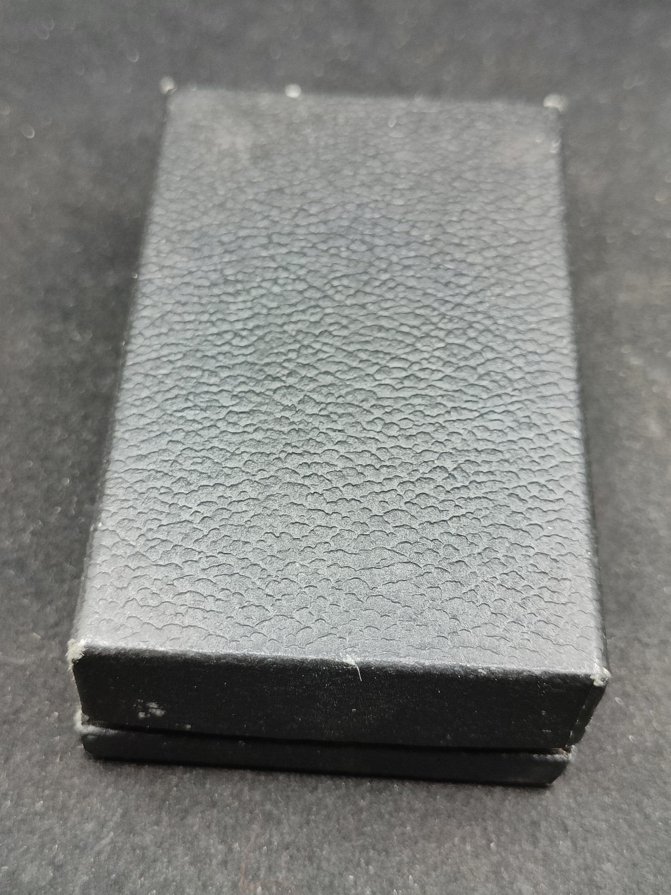 全场0元起拍 第91期 咸鱼国勋章拍卖专场 9月17日（周日）下午6：00开始 东德煤炭工业功绩奖章 带实体略带盒