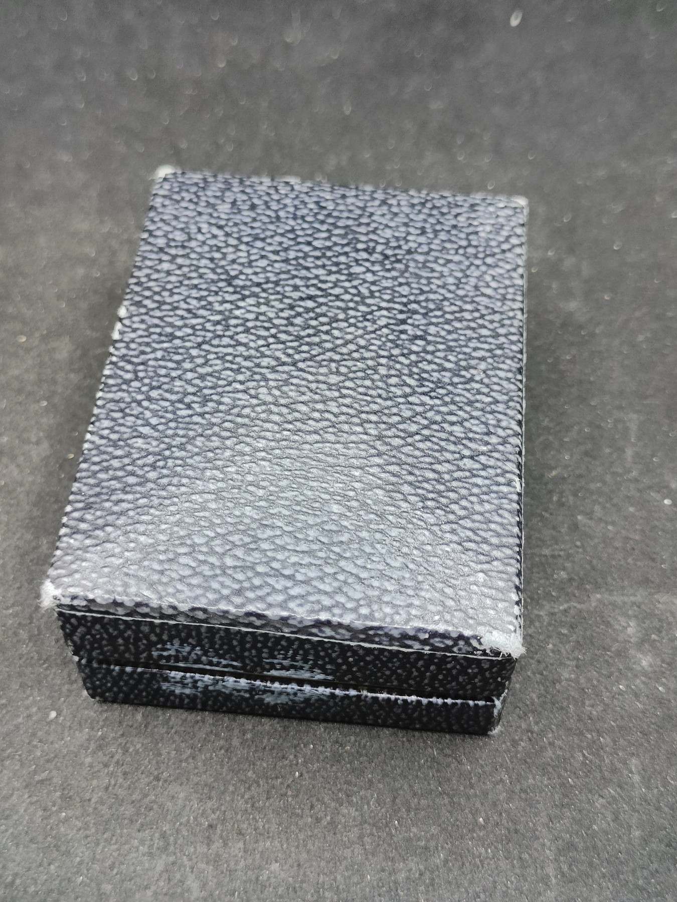 全场0元起拍 第91期 咸鱼国勋章拍卖专场 9月17日（周日）下午6：00开始 东德统一社会党 马列恩红旗章 长期党龄证章一套