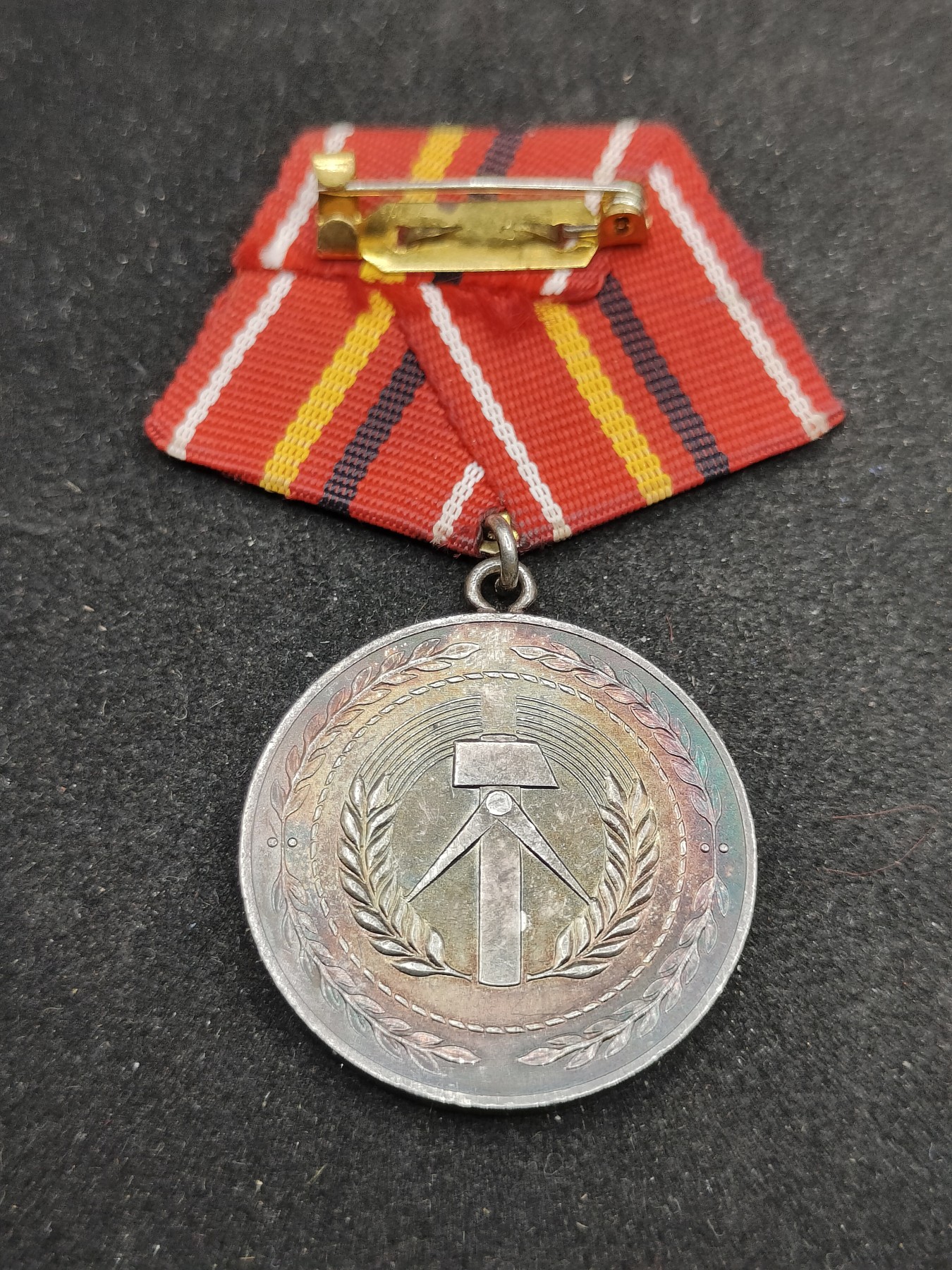 全场0元起拍 第91期 咸鱼国勋章拍卖专场 9月17日（周日）下午6：00开始 东德工战队 银级功绩奖章