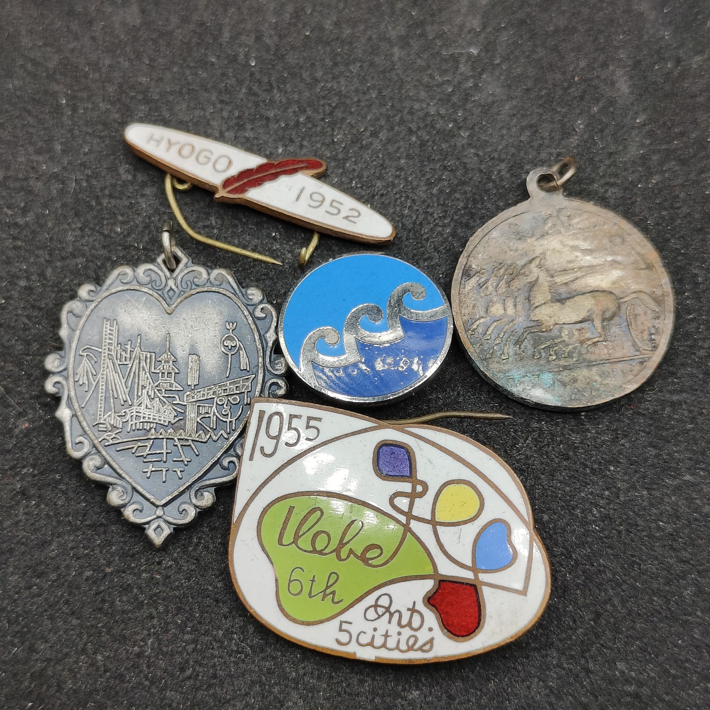 全场0元起拍 第91期 咸鱼国勋章拍卖专场 9月17日（周日）下午6：00开始 日本徽章一组