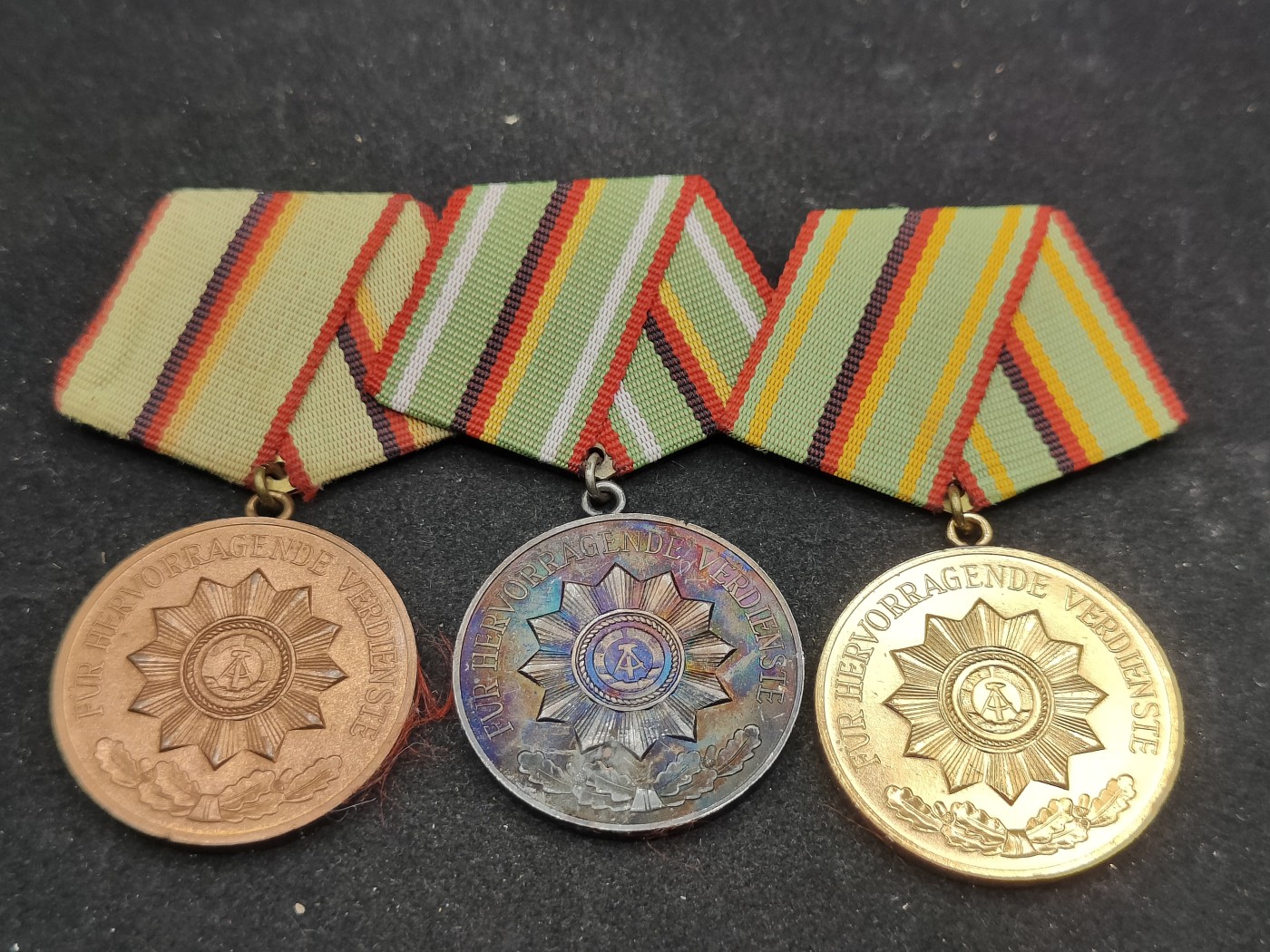 全场0元起拍 第91期 咸鱼国勋章拍卖专场 9月17日（周日）下午6：00开始 东德内务部mdi功绩奖章金银铜级一套