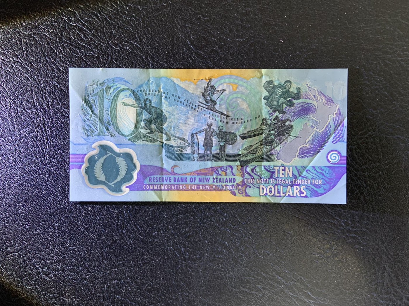 收藏联盟Quantum Auction 第289期拍卖  新西兰2000年10元千禧年纪念钞 品相如图 千位号 号码无4 双面雕刻