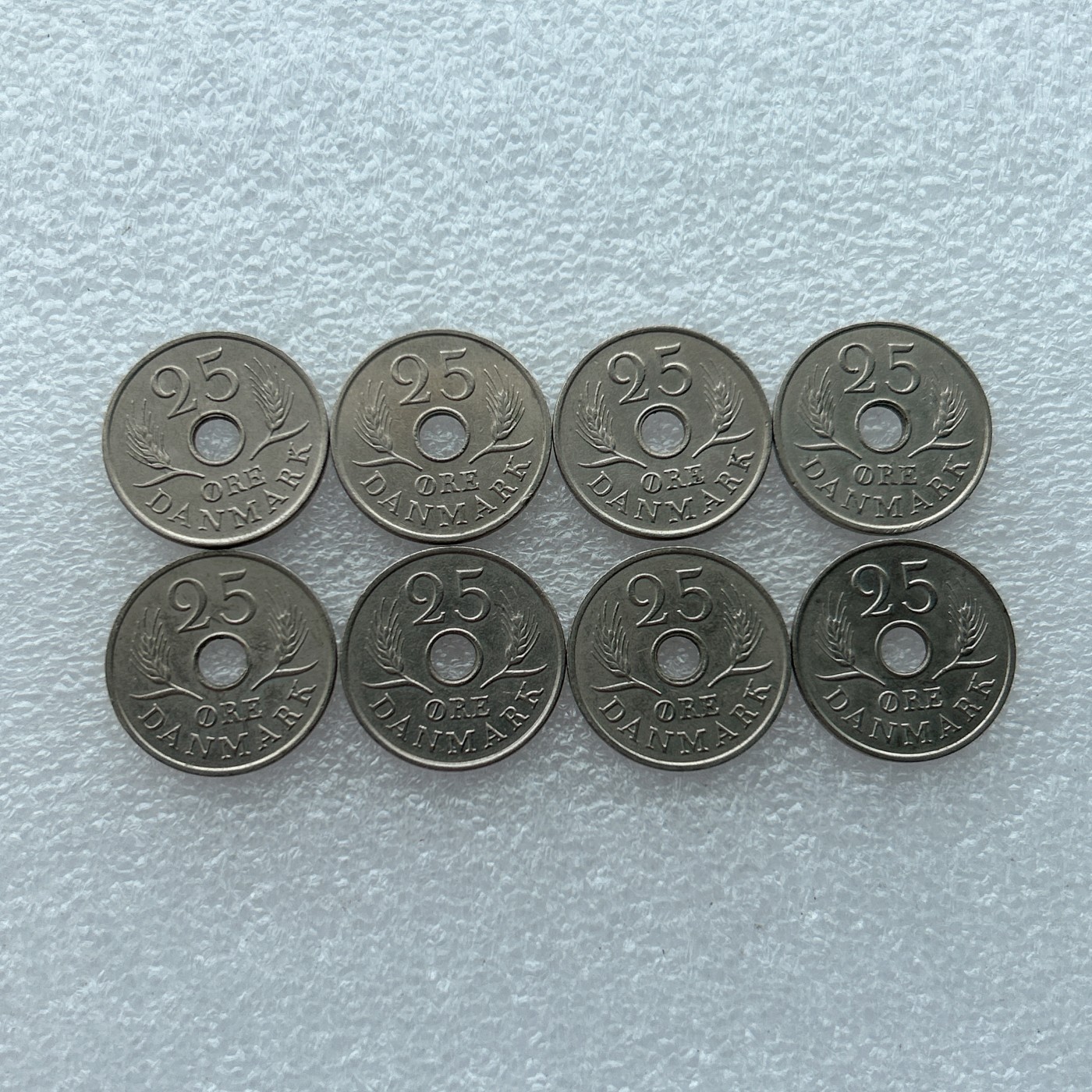 全场一元起拍 世界钱币散币场 第23期 丹麦25欧尔 一组8枚