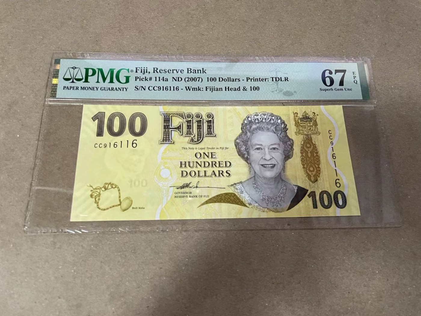 【Blue Auction】✨世界纸币精拍第371期【精】 【倒置号】斐济 2007年100元 女王 PMG67EPQ 
