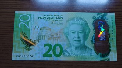 【世界钱币】精选微拍第70期暨2023年第十七期 多款塑料钞裸币超低价起拍 2016年新西兰20元塑料钞 全新绝品(窗口完美)尾号6761