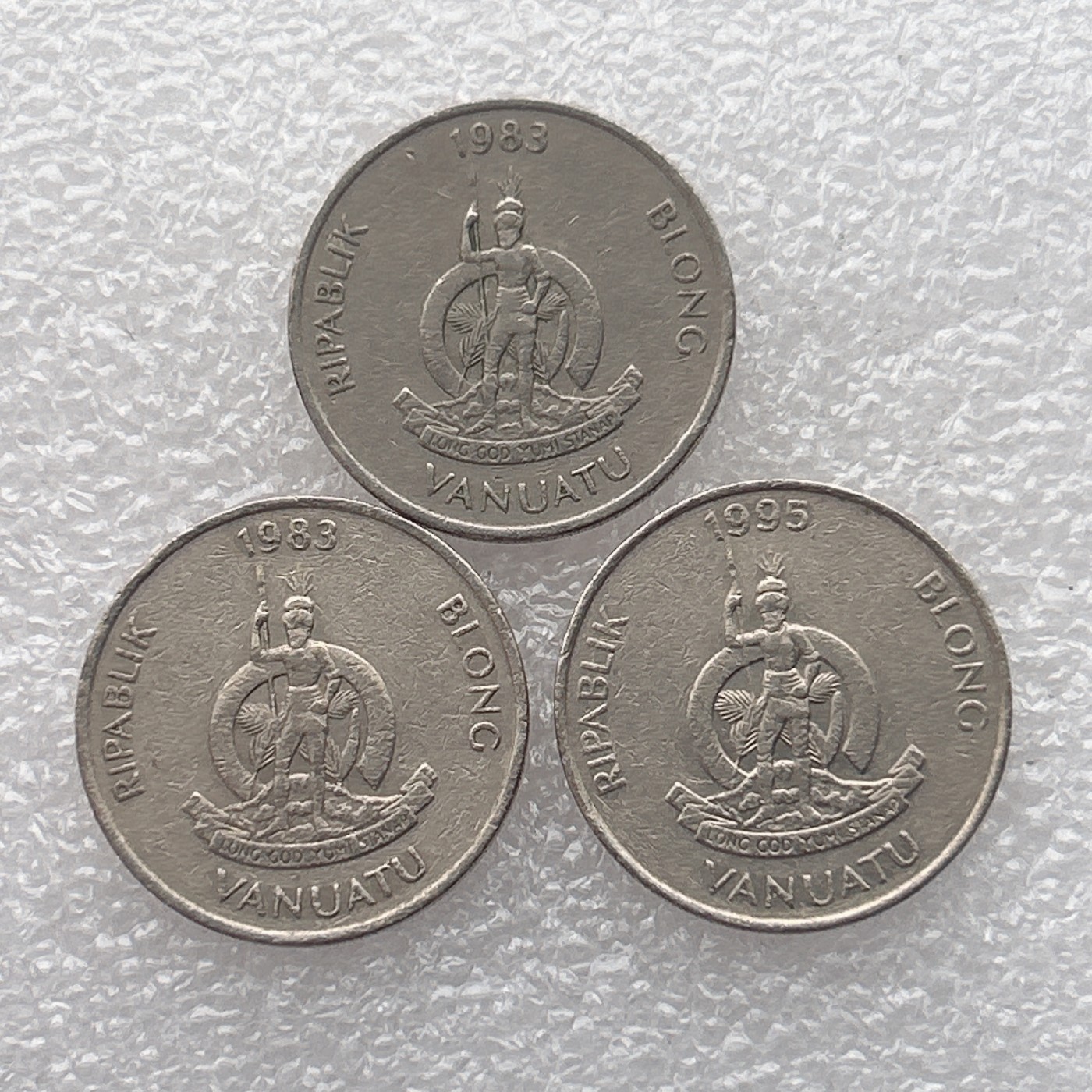 全场一元起拍 世界钱币散币场 第23期 瓦努阿图10瓦图3枚