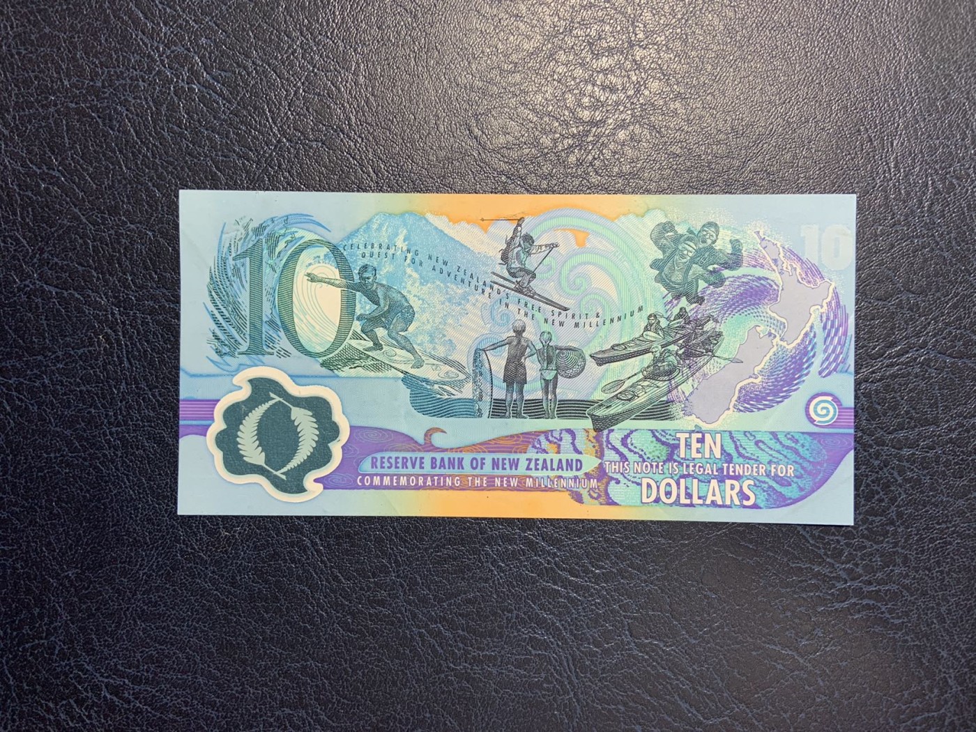 收藏联盟Quantum Auction 第289期拍卖  新西兰2000年10元千禧年纪念钞 品相如图 千位号 号码无4 双面雕刻