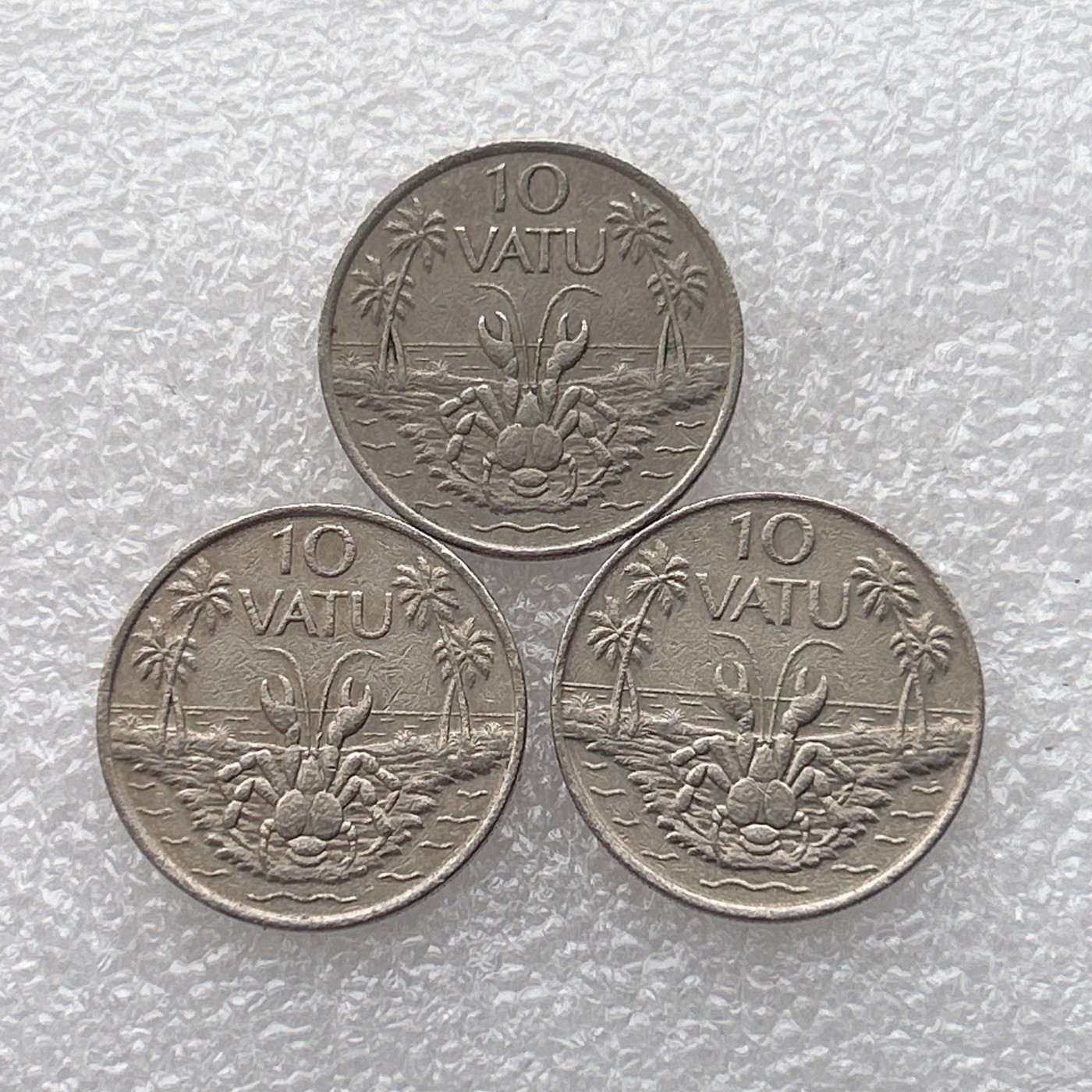 全场一元起拍 世界钱币散币场 第23期 瓦努阿图10瓦图3枚