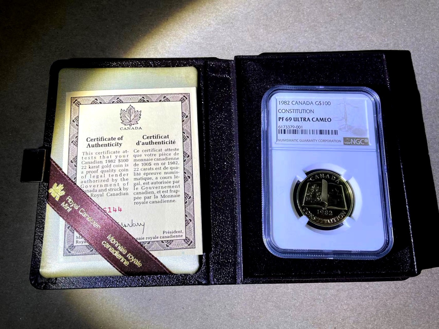 【Blue Auction】✨世界纸币精拍第371期【精】   NGC-PF69 UL TRA CAMEO 加拿大1982年100加元宪法金币 16.97克 首届克劳斯世界硬币大赛最佳金币奖 原盒原证 