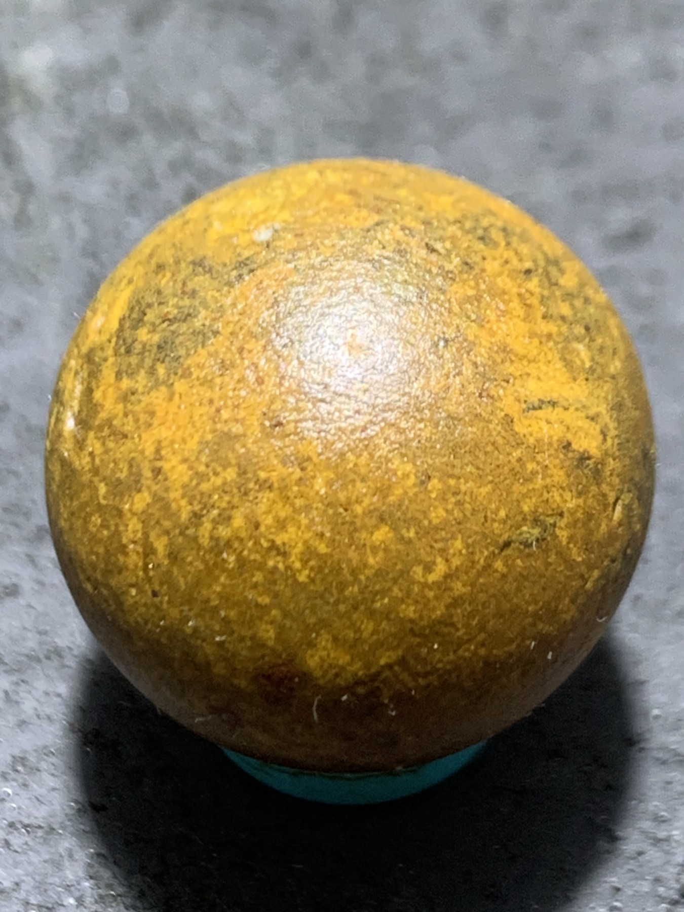 精美亚光原皮草花纹战国红玛瑙手工俏色巧雕篆书悟字2.0珠一个，