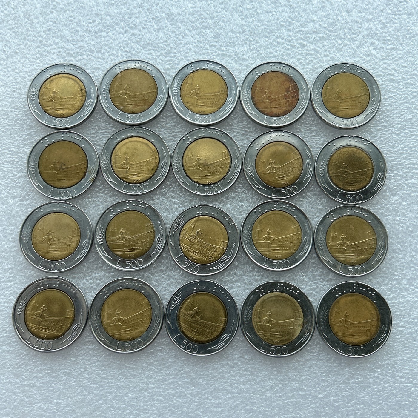 全场一元起拍 世界钱币散币场 第23期 意大利500里拉 双色币20枚