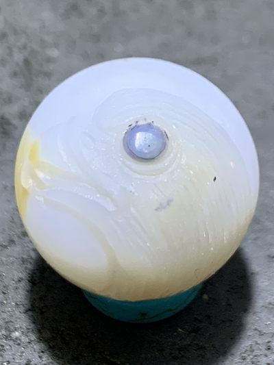 精美高玉化亚光海洋玉髓手工俏色巧雕雄鹰2.0圆珠一个！ - 精美高玉化亚光海洋玉髓手工俏色巧雕雄鹰2.0圆珠一个！